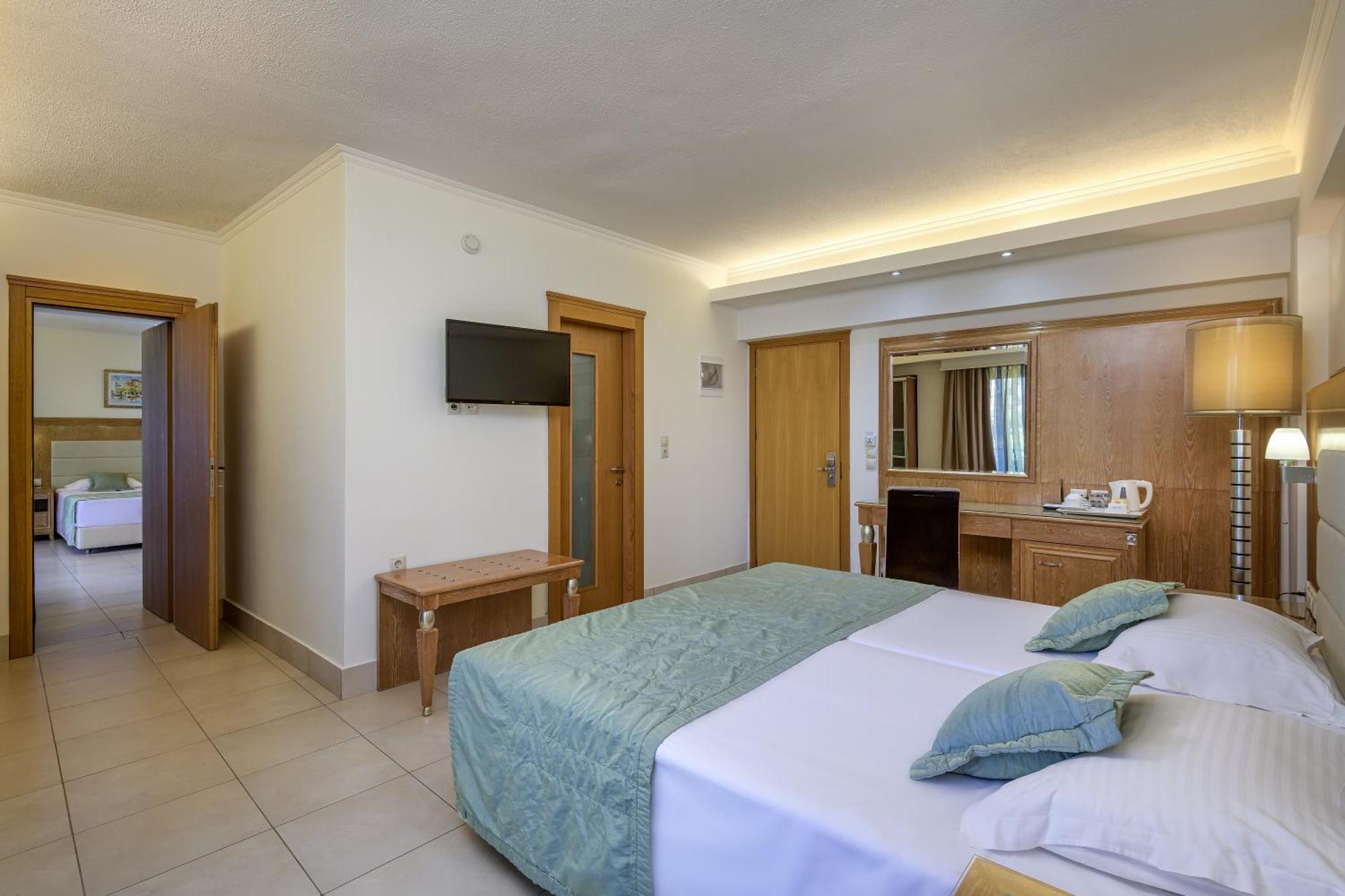 Natura Park Village Hotel & Spa Psalidi  Esterno foto